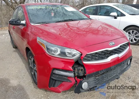2021 Kia Forte Lxs z USA, uszkodzony, nr VIN 3KPF24AD3ME326272